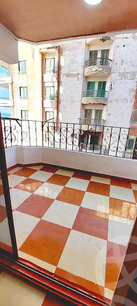 https://aqarmap.com.eg/ar/listing/7077417-for-sale-alexandria-al-agamy-shataa-el-nakheel