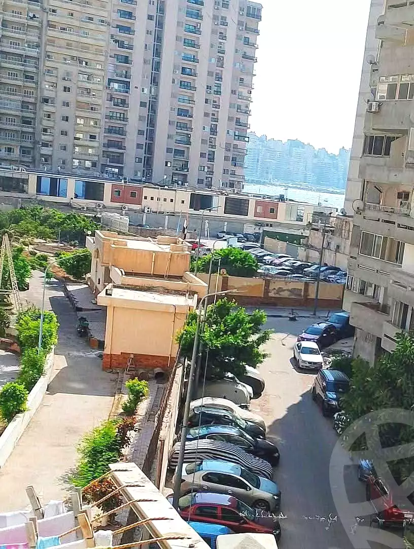 https://aqarmap.com.eg/ar/listing/7079963-for-sale-alexandria-el-asafra-l-sfr-bhry-el-geish-rd
