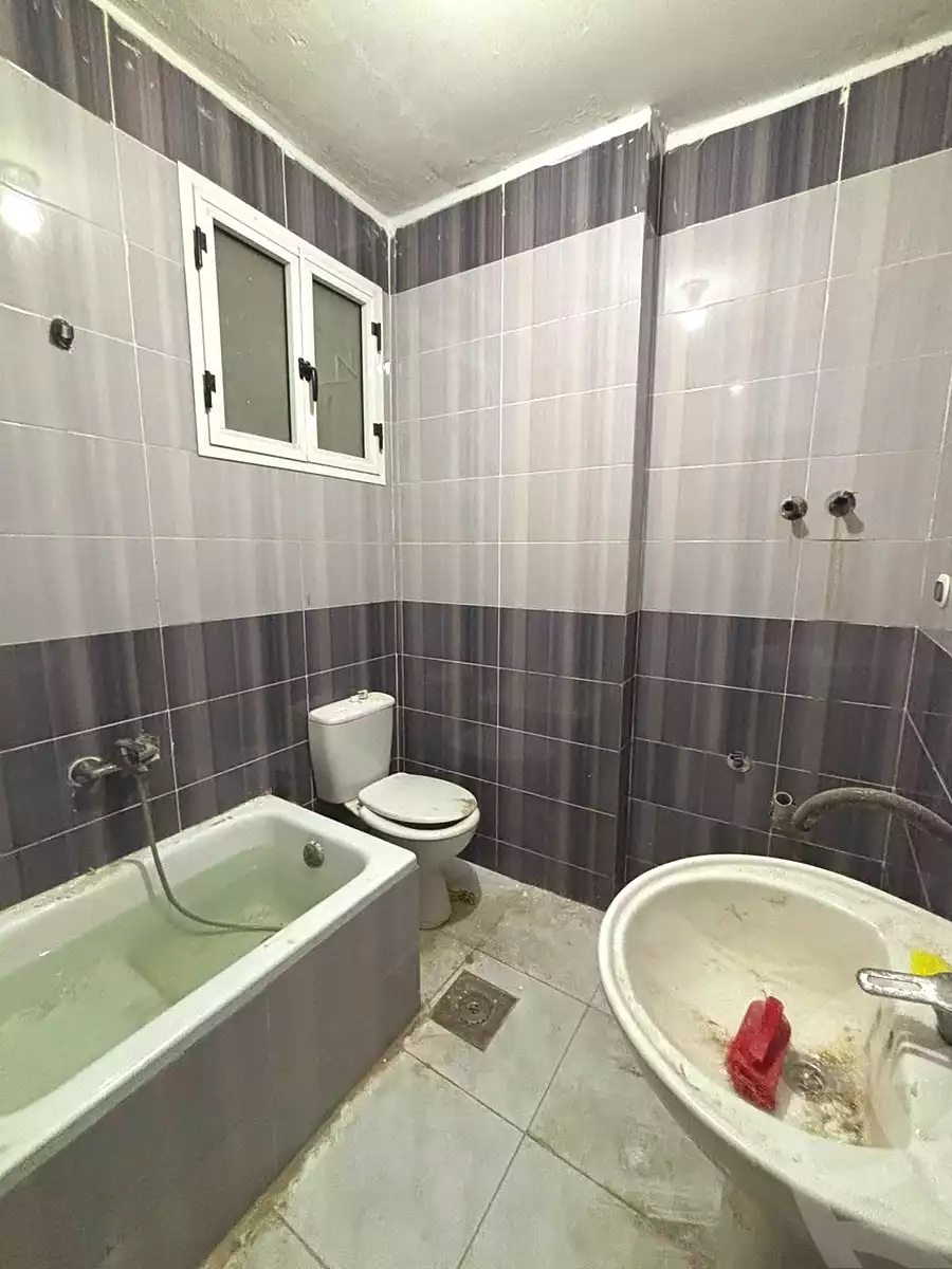 https://aqarmap.com.eg/ar/listing/7075519-for-sale-alexandria-al-agamy-lbytsh-el-hanafeya-st