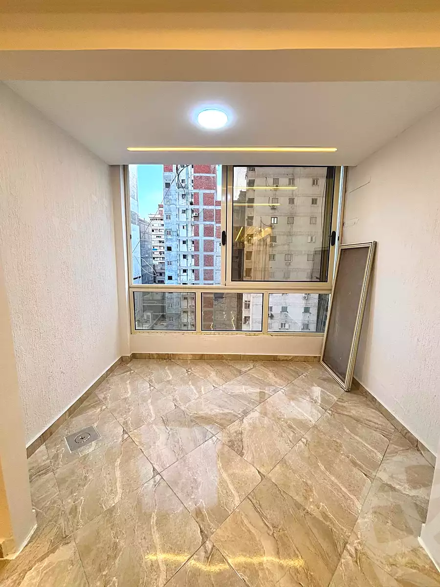 https://aqarmap.com.eg/ar/listing/7080524-for-sale-alexandria-sydy-bshr-sydy-bshr-bhry-mohamed-el-srafi-st.