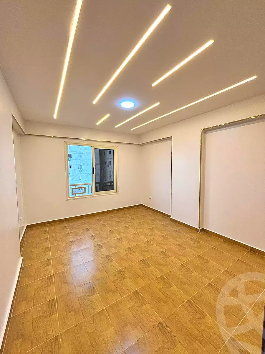 https://aqarmap.com.eg/ar/listing/7080543-for-sale-alexandria-sydy-bshr-sydy-bshr-bhry-mohamed-el-srafi-st.