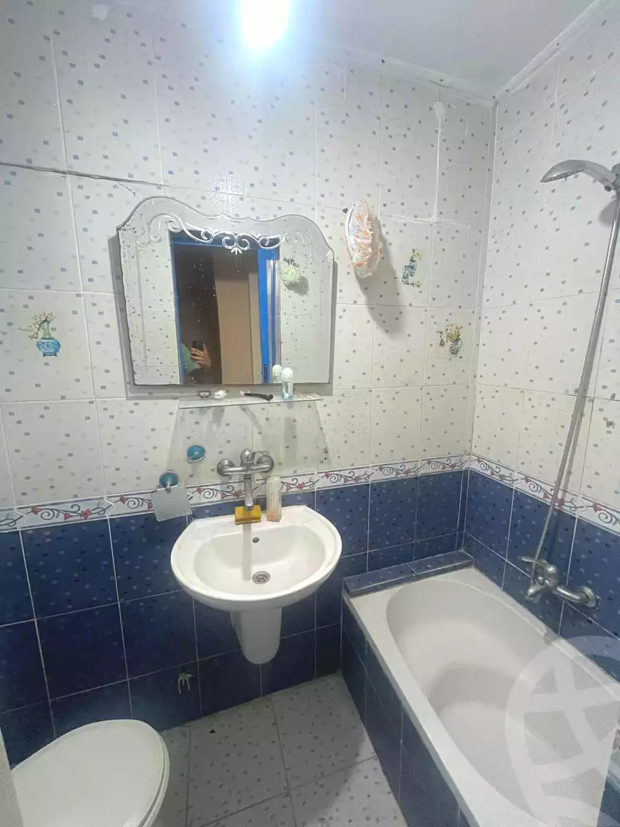 https://aqarmap.com.eg/ar/listing/7081628-for-rent-alexandria-ganaklis-shr-mrtdy-bsh