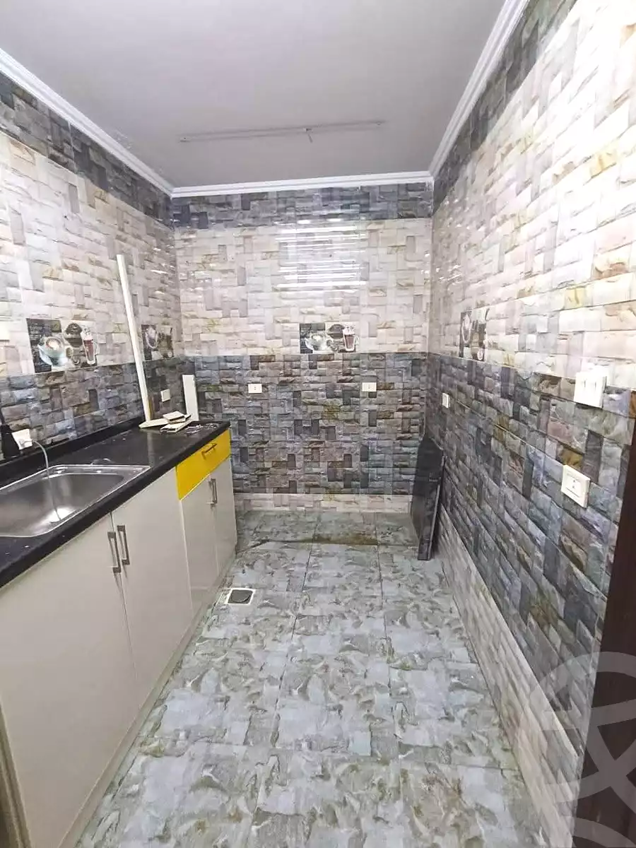 https://aqarmap.com.eg/en/listing/7082739-for-sale-cairo-helwan-ahmed-enci-st