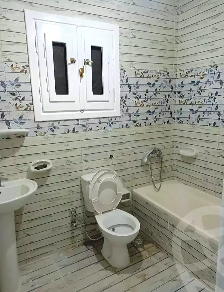 https://aqarmap.com.eg/en/listing/7083318-for-sale-alexandria-al-agamy-bw-ywsf-hosni-mubarak-st