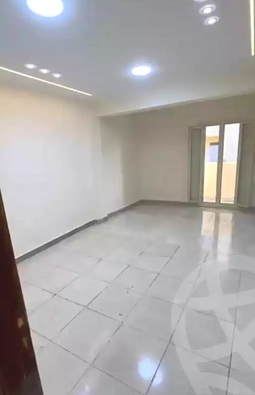 https://aqarmap.com.eg/ar/listing/7084140-for-sale-alexandria-el-asafra-shr-45