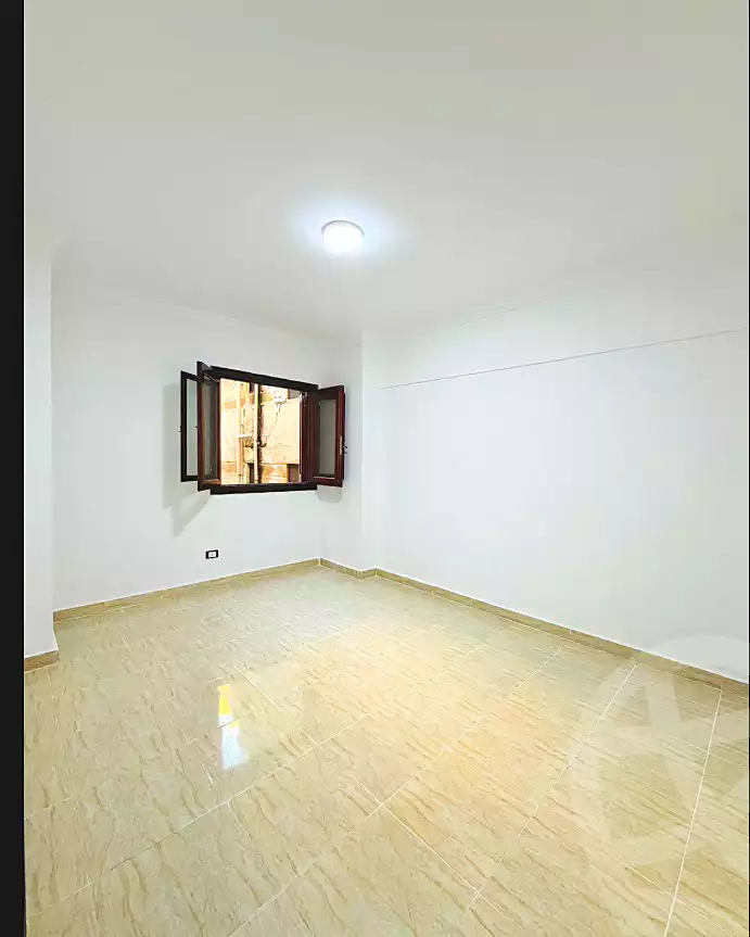 https://aqarmap.com.eg/ar/listing/7084884-for-sale-alexandria-al-agamy-shataa-el-nakheel