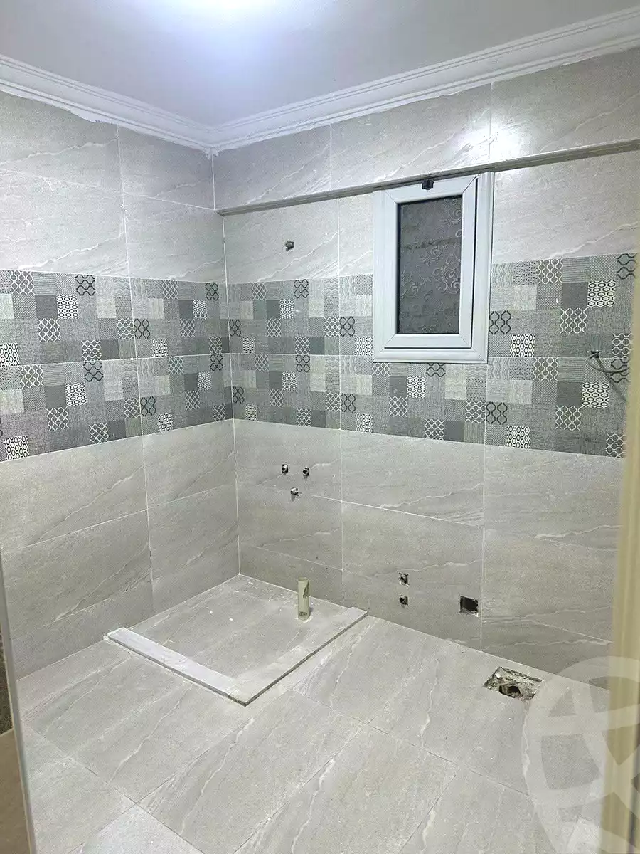 https://aqarmap.com.eg/en/listing/7085669-for-sale-alexandria-al-agamy-el-hanouvel-radwan-st