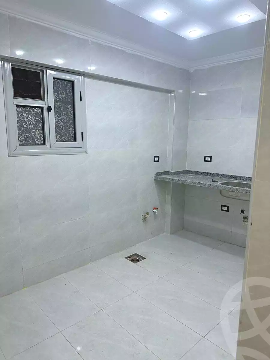 https://aqarmap.com.eg/ar/listing/7085918-for-sale-alexandria-al-agamy-el-hanouvel-radwan-st