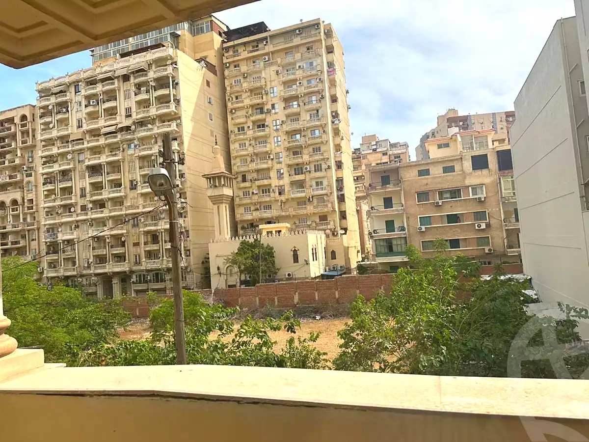 https://aqarmap.com.eg/en/listing/7085954-for-sale-alexandria-kafr-abdo-kafr-abdou-st