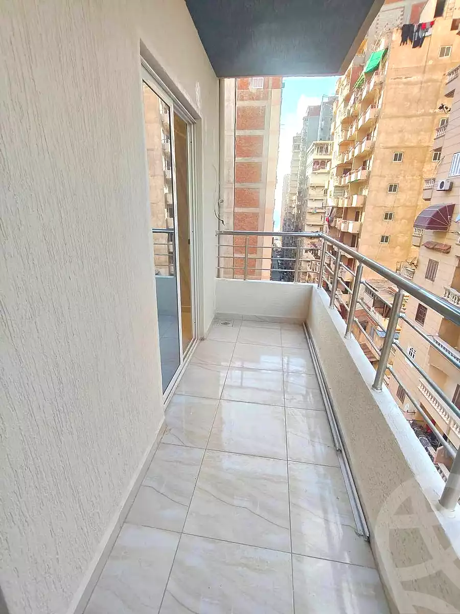 https://aqarmap.com.eg/ar/listing/7086173-for-sale-alexandria-miami-khld-bn-lwlyd
