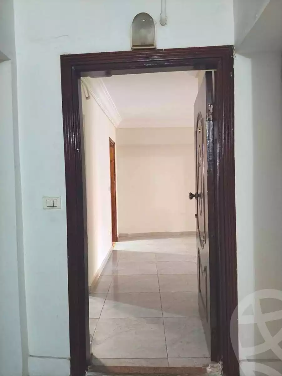https://aqarmap.com.eg/ar/listing/7086262-for-rent-alexandria-miami-el-gaish-rd-st