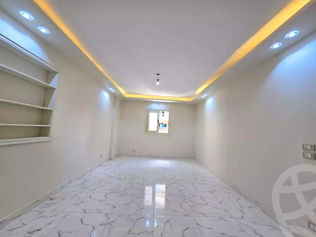 https://aqarmap.com.eg/ar/listing/7086582-for-sale-alexandria-miami-el-gaish-rd-st