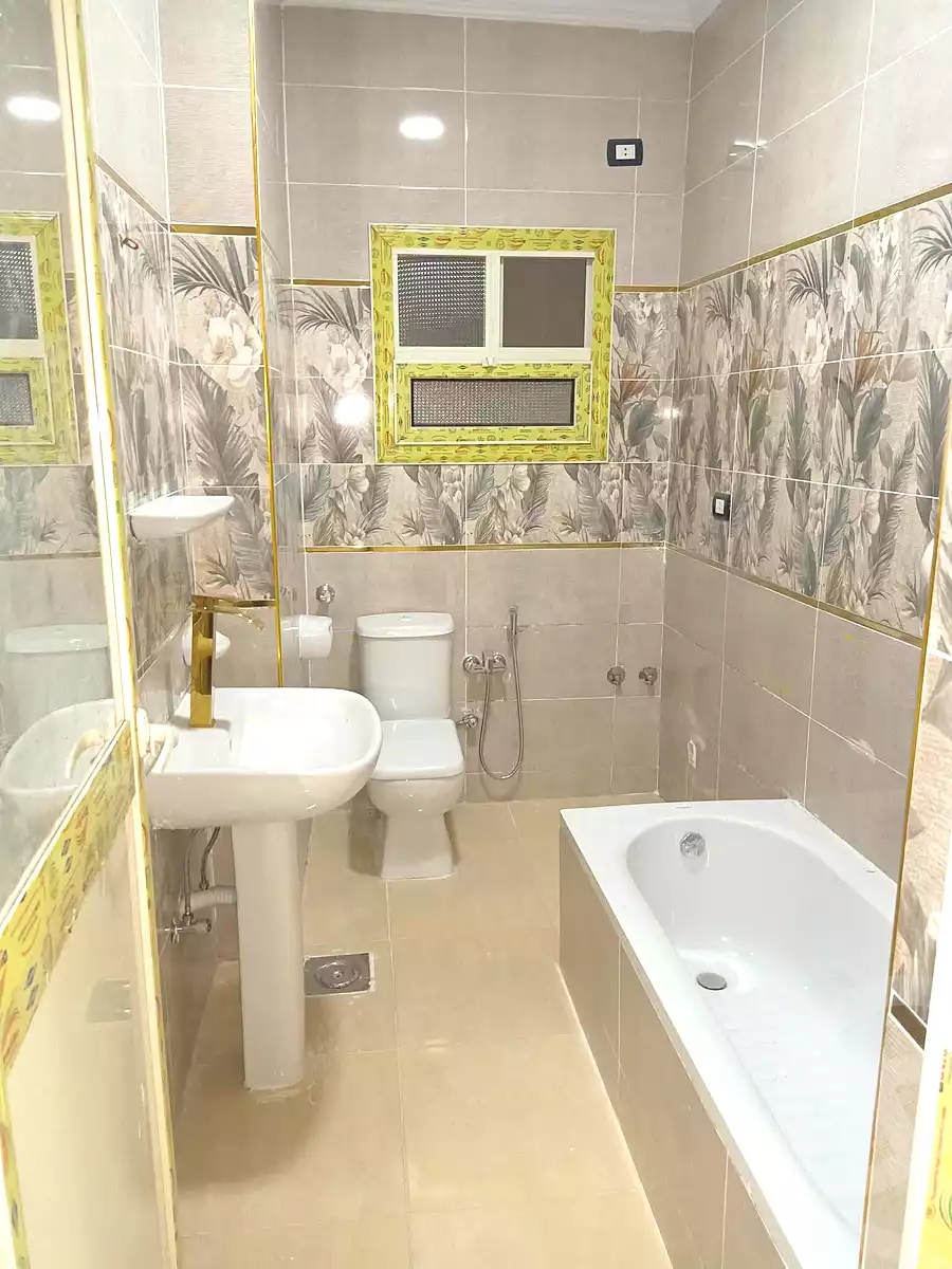 https://aqarmap.com.eg/en/listing/7086664-for-sale-cairo-helwan-hadayek-helwan-nile-corniche-st