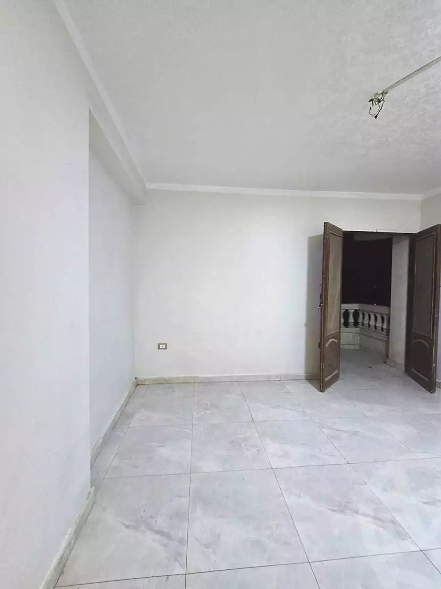https://aqarmap.com.eg/ar/listing/7087310-for-sale-cairo-el-haram-el-maryotya-nazlet-el-seesy-st