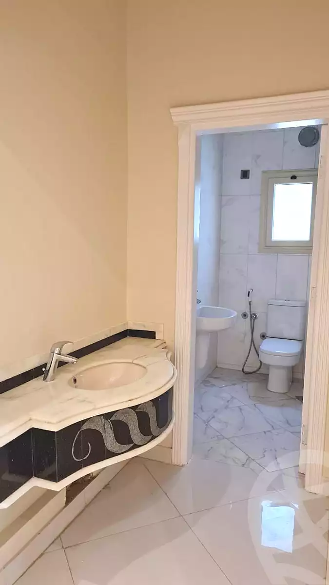 https://aqarmap.com.eg/ar/listing/7087950-for-sale-cairo-new-cairo-el-yassamin-el-yasmeen-7-el-shaikh-hassan-mamoun-st
