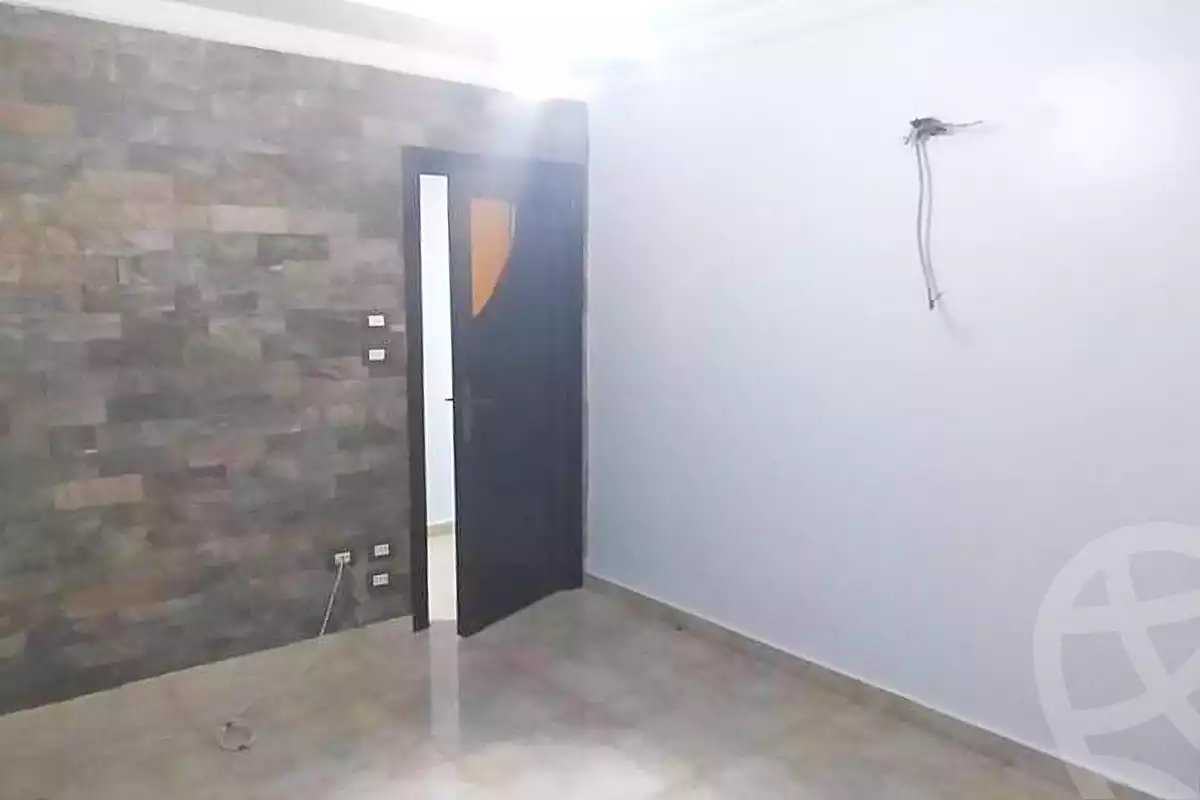 https://aqarmap.com.eg/ar/listing/7088297-for-sale-alexandria-miami-shr-jml-bd-lnsr
