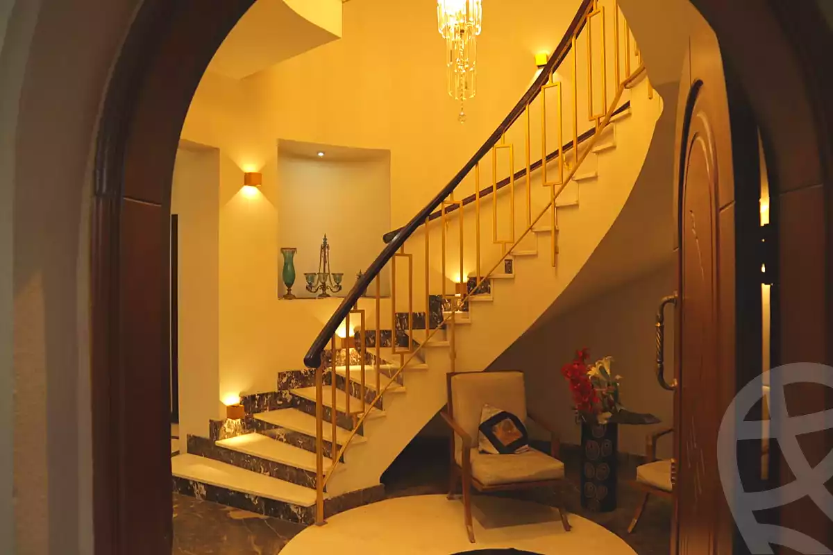 https://aqarmap.com.eg/ar/listing/7088318-for-sale-cairo-new-cairo-compounds-hyde-park-centre-ville-hyde-park