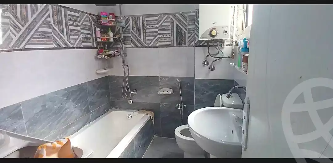 https://aqarmap.com.eg/ar/listing/7088459-for-sale-cairo-hadayek-el-koba-hamamat-el-koba