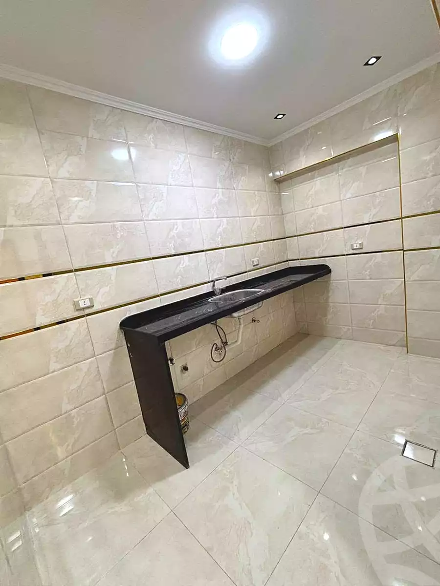 https://aqarmap.com.eg/ar/listing/7089883-for-sale-alexandria-sydy-bshr-sydy-bshr-bhry-mohamed-el-srafi-st.