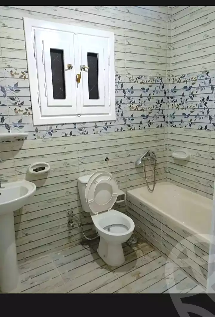 https://aqarmap.com.eg/ar/listing/7090357-for-sale-alexandria-al-agamy-bw-ywsf-hosni-mubarak-st