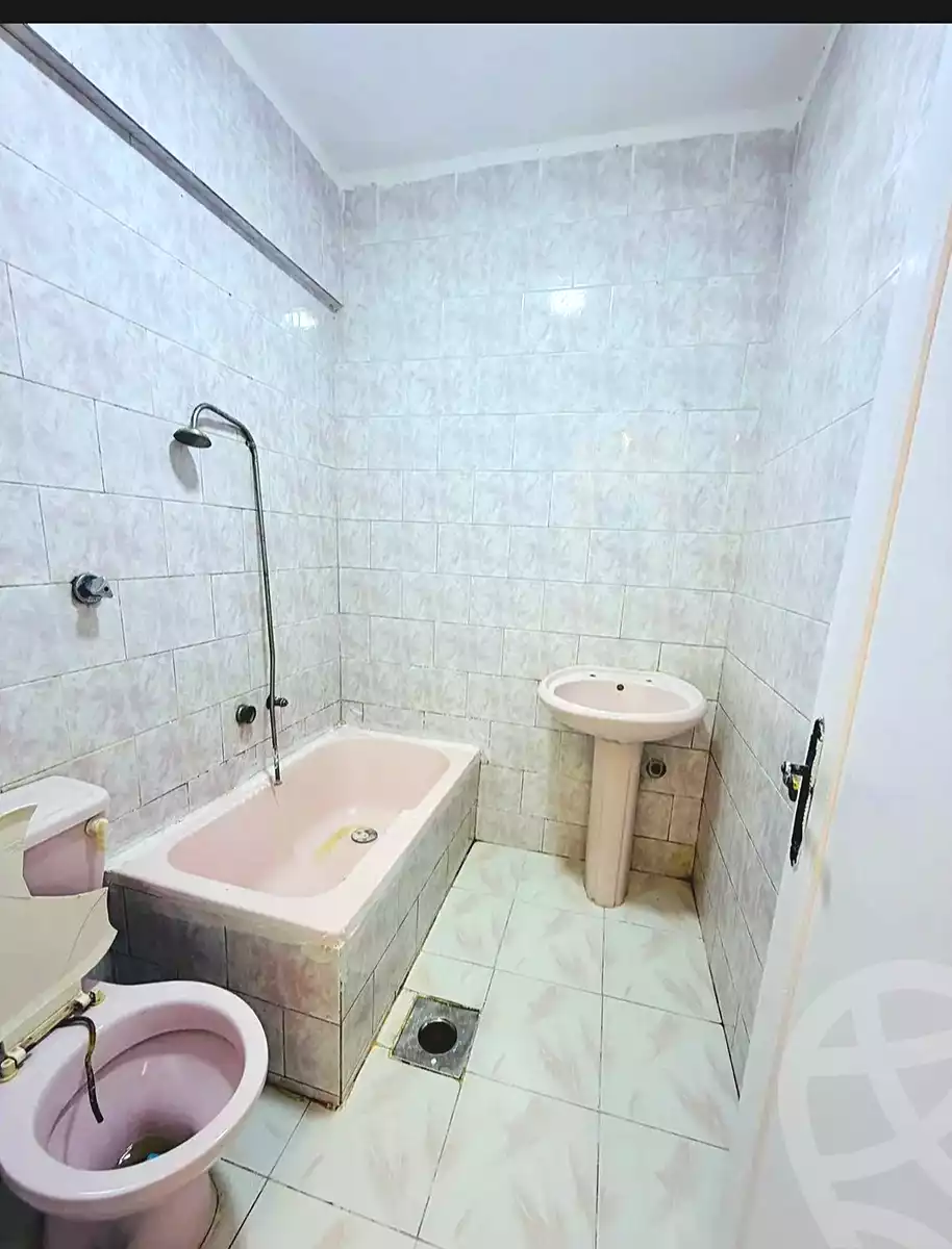 https://aqarmap.com.eg/en/listing/7091502-for-sale-alexandria-al-agamy-shataa-el-nakheel