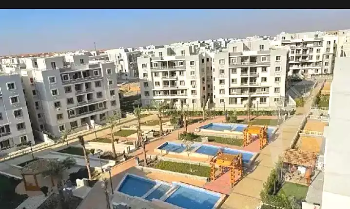 https://aqarmap.com.eg/ar/listing/7091853-for-sale-cairo-new-cairo-compounds-jyd