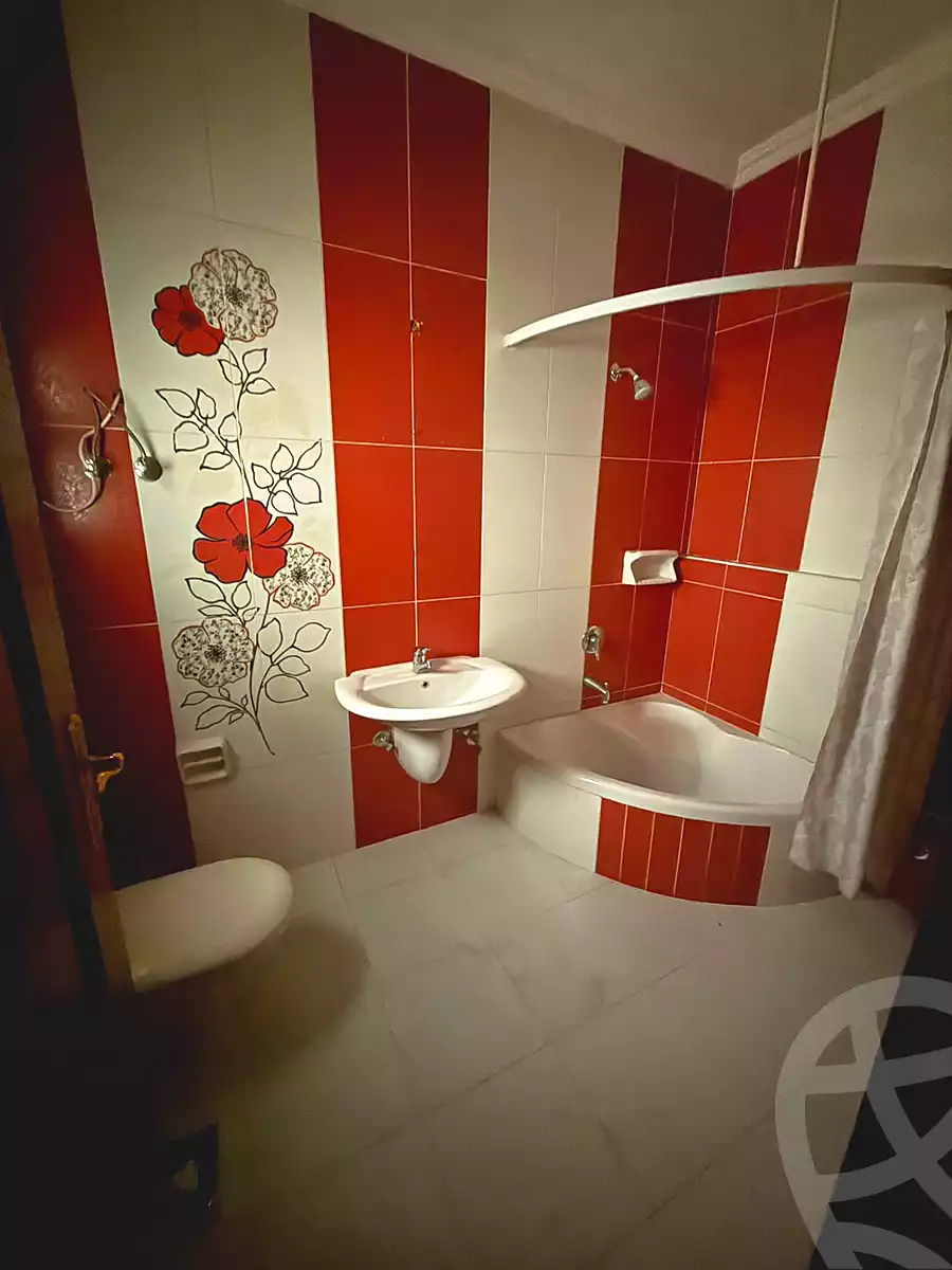 https://aqarmap.com.eg/ar/listing/7092949-for-sale-cairo-new-cairo-el-ahyaa-third-neighborhood-street-1
