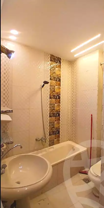 https://aqarmap.com.eg/ar/listing/7075607-for-sale-alexandria-al-agamy-lbytsh-bianchiii