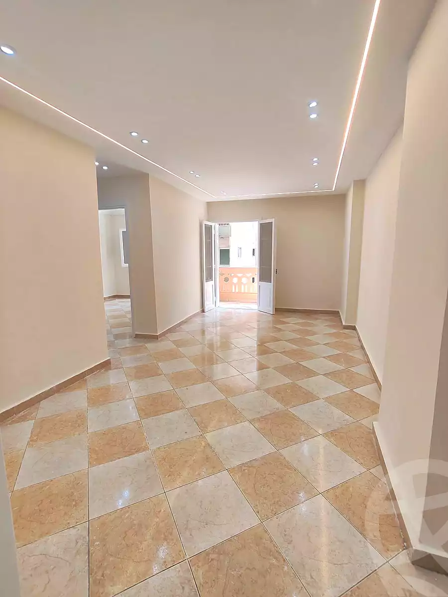 https://aqarmap.com.eg/ar/listing/7093423-for-sale-alexandria-el-asafra-shr-45