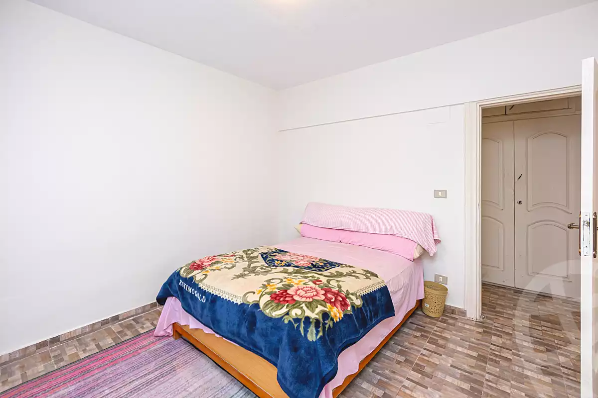 https://aqarmap.com.eg/ar/listing/7093600-for-rent-alexandria-mostafa-kamel-area