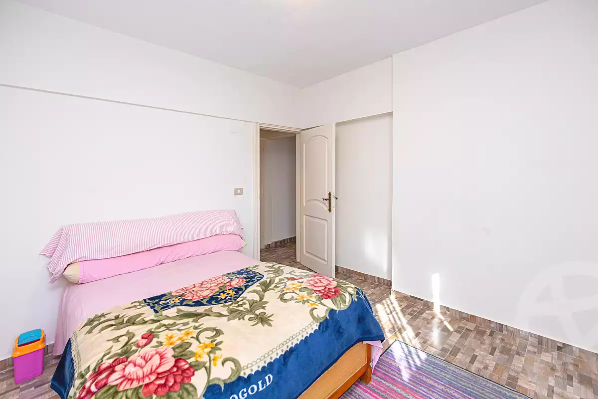 https://aqarmap.com.eg/ar/listing/7093600-for-rent-alexandria-mostafa-kamel-area