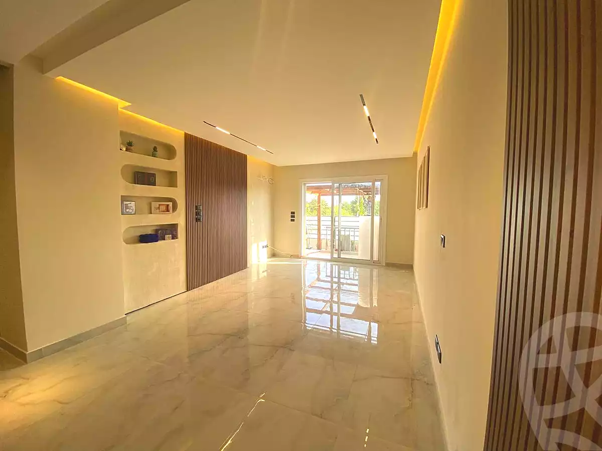 https://aqarmap.com.eg/en/listing/7093636-for-sale-cairo-new-cairo-compounds-hyde-park-centre-ville-hyde-park