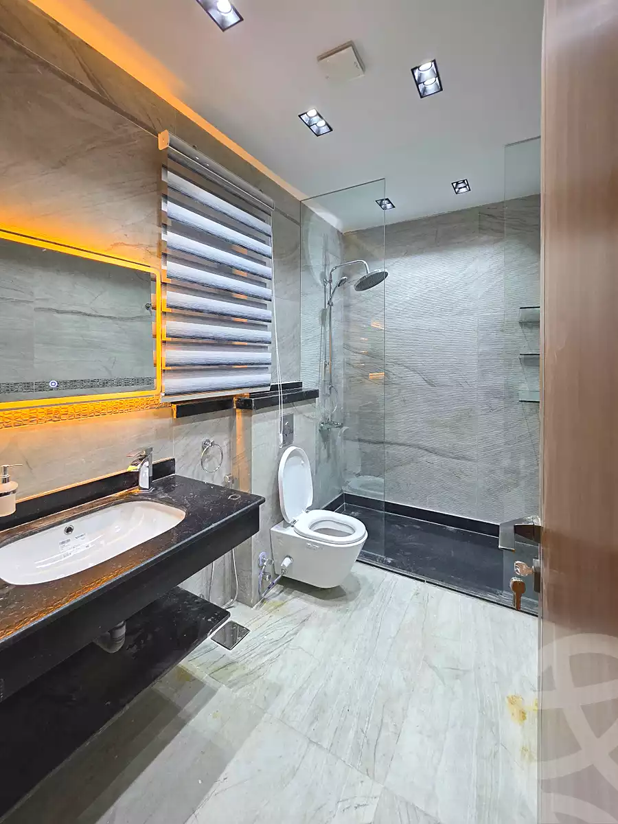 https://aqarmap.com.eg/en/listing/7093663-for-rent-cairo-new-cairo-compounds-lakeview-residence
