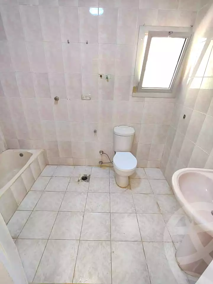 https://aqarmap.com.eg/en/listing/7094381-for-sale-alexandria-al-agamy-shataa-el-nakheel-street-4