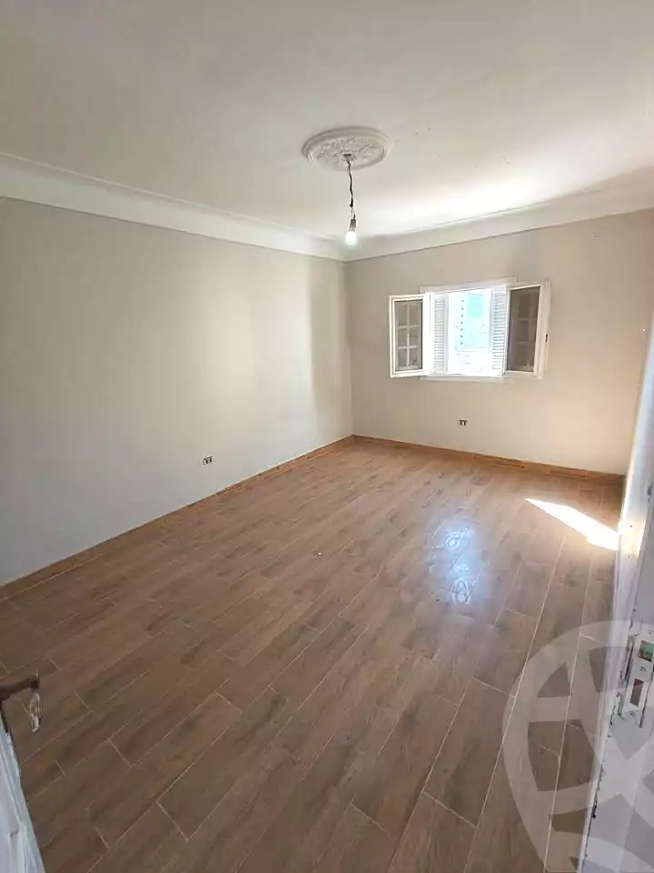 https://aqarmap.com.eg/ar/listing/7091562-for-sale-alexandria-lsywf-el-falki