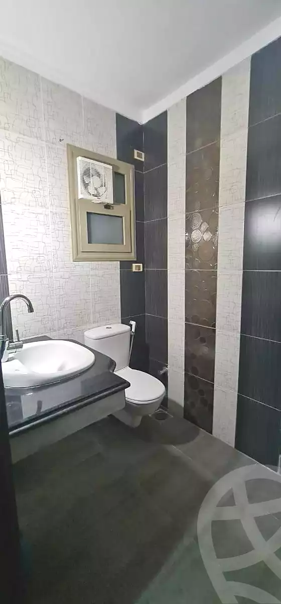 https://aqarmap.com.eg/ar/listing/7095115-for-rent-cairo-new-cairo-compounds-kmbwnd-lnkhyl