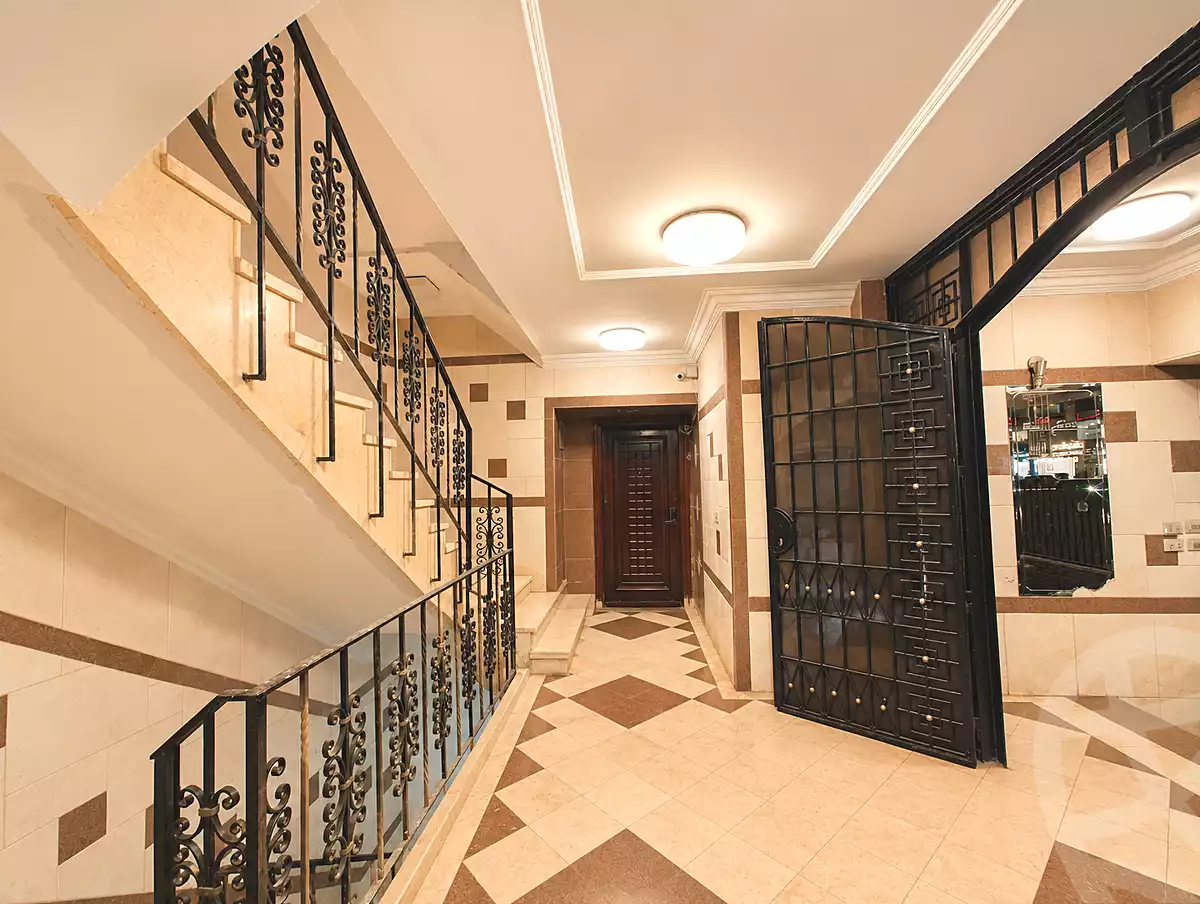 https://aqarmap.com.eg/ar/listing/7096200-for-sale-cairo-6th-of-october-el-ahyaa-neighborhood-10th