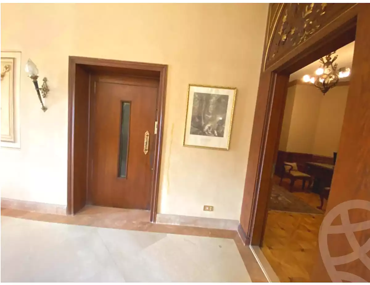 https://aqarmap.com.eg/ar/listing/7096888-for-sale-cairo-6th-of-october-compounds-kmbwnd-b-twn-ryl-styt-llttwyr