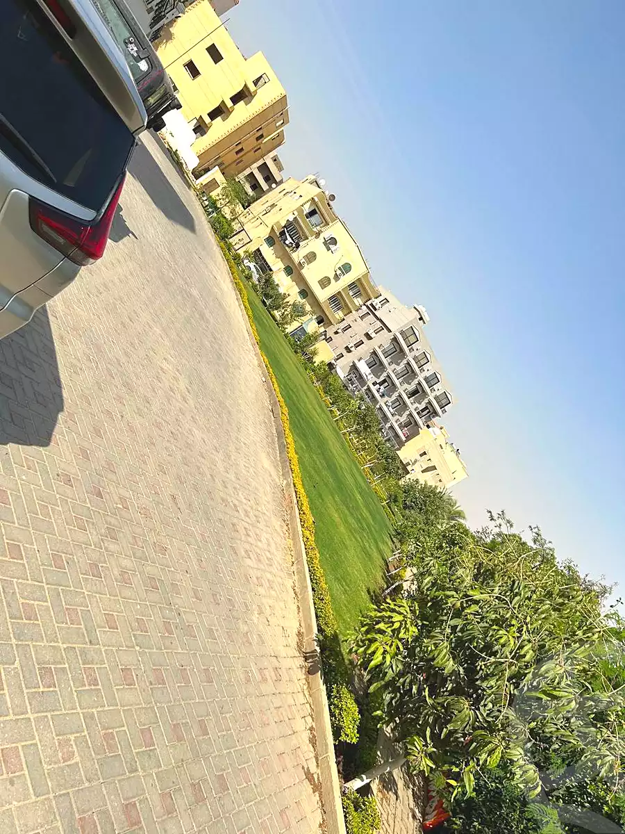 https://aqarmap.com.eg/ar/listing/7097014-for-sale-cairo-6th-of-october-hadaeq-october-compounds-el-fardoos-city