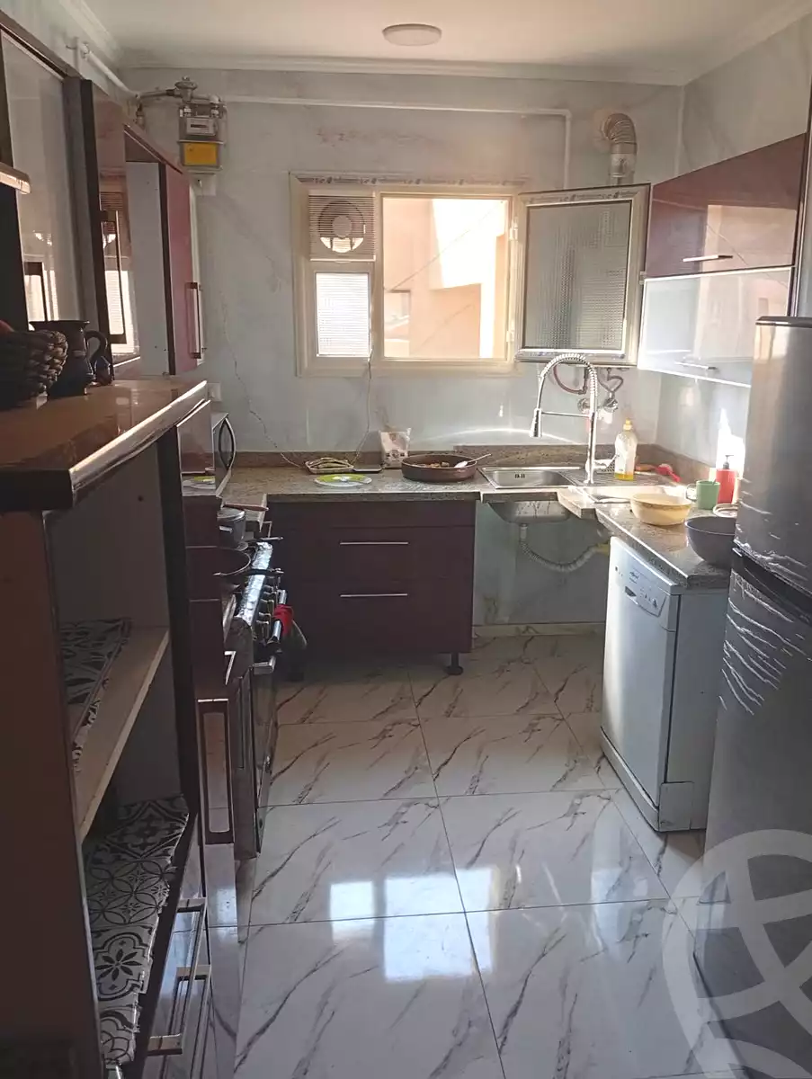 https://aqarmap.com.eg/ar/listing/7097038-for-sale-cairo-new-cairo-ganob-el-akadamiya-south-academy-a-zaid-ebn-haretha-st