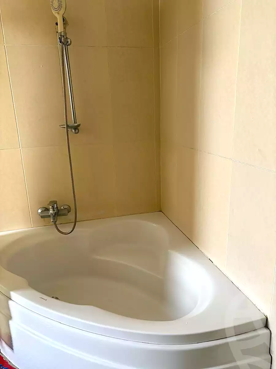 https://aqarmap.com.eg/ar/listing/7097029-for-sale-cairo-6th-of-october-el-ahyaa-neighborhood-1st-al-maahad