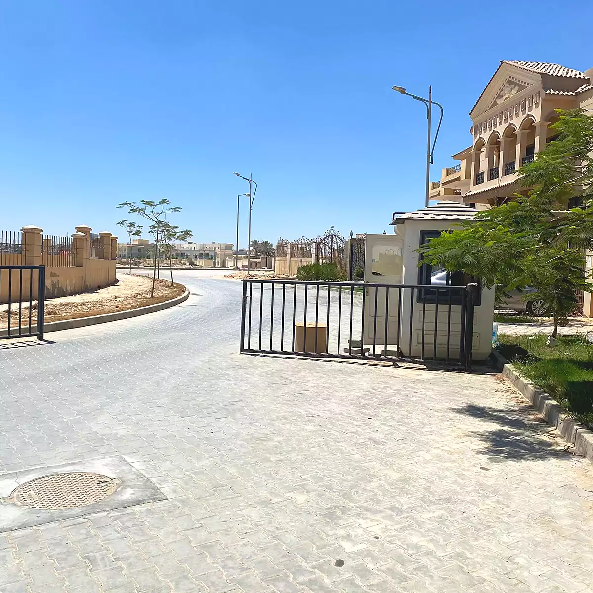https://aqarmap.com.eg/ar/listing/7097197-for-sale-cairo-6th-of-october-compounds-dream-land-flower-resort