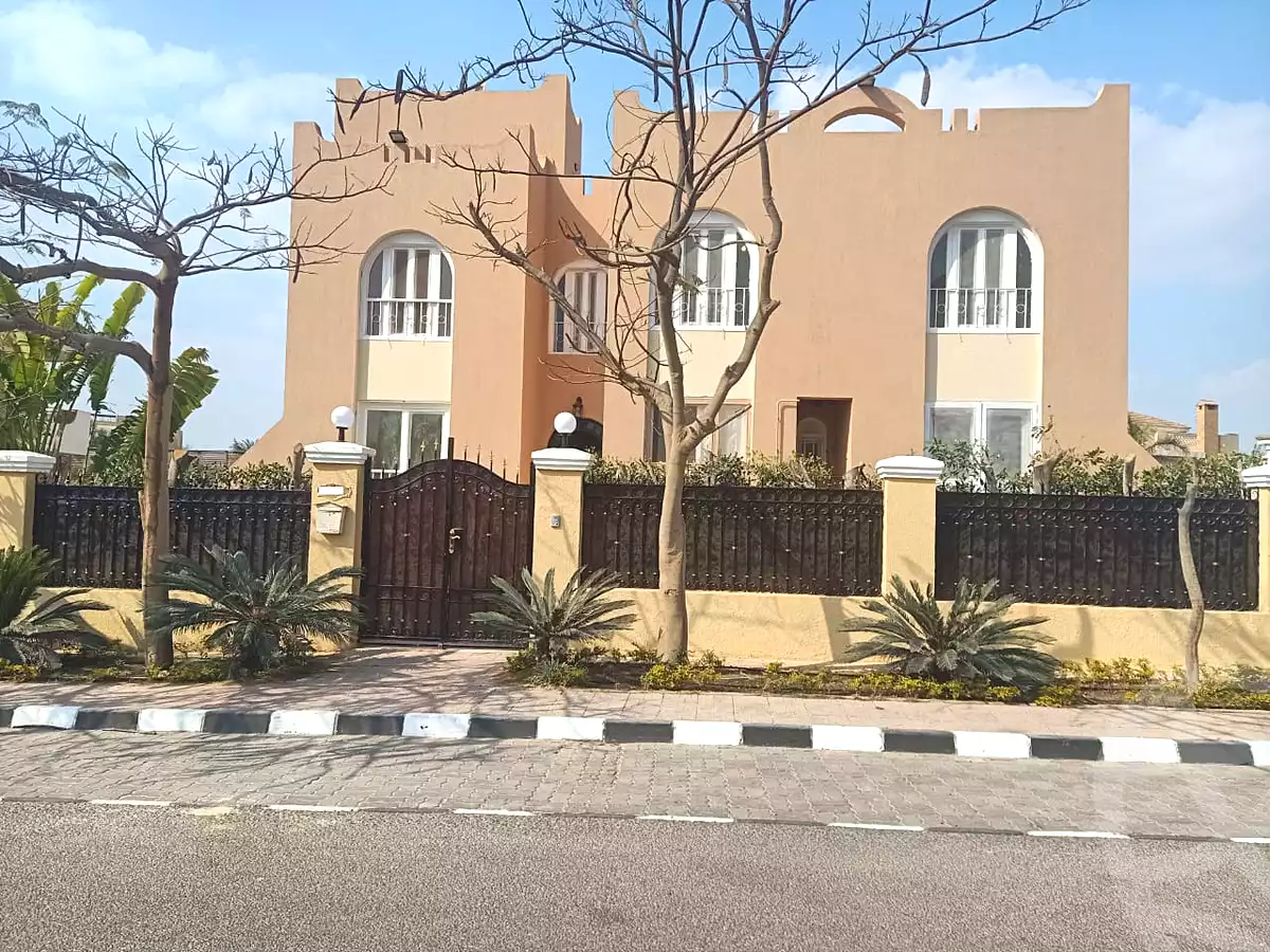 https://aqarmap.com.eg/ar/listing/7097115-for-sale-cairo-6th-of-october-compounds-mena-garden-city