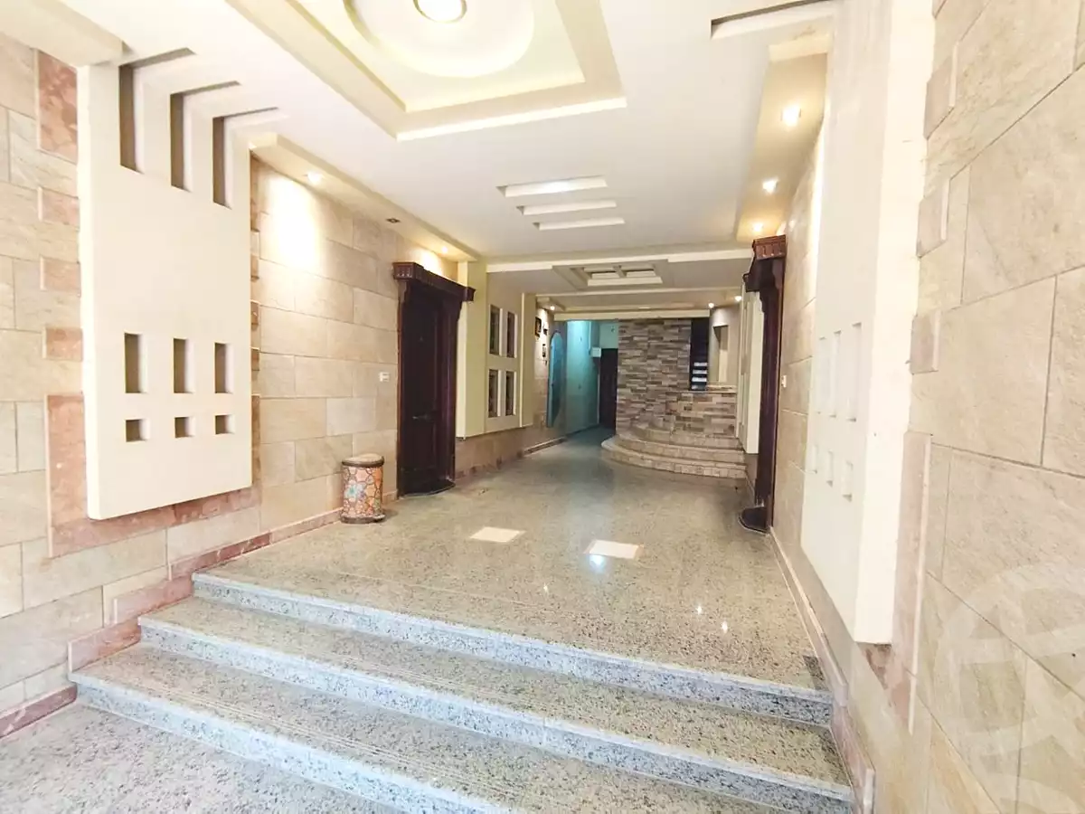 https://aqarmap.com.eg/en/listing/7097754-for-sale-cairo-new-cairo-compounds-fifth-square