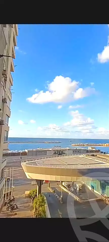 https://aqarmap.com.eg/ar/listing/7098762-for-sale-alexandria-lauran