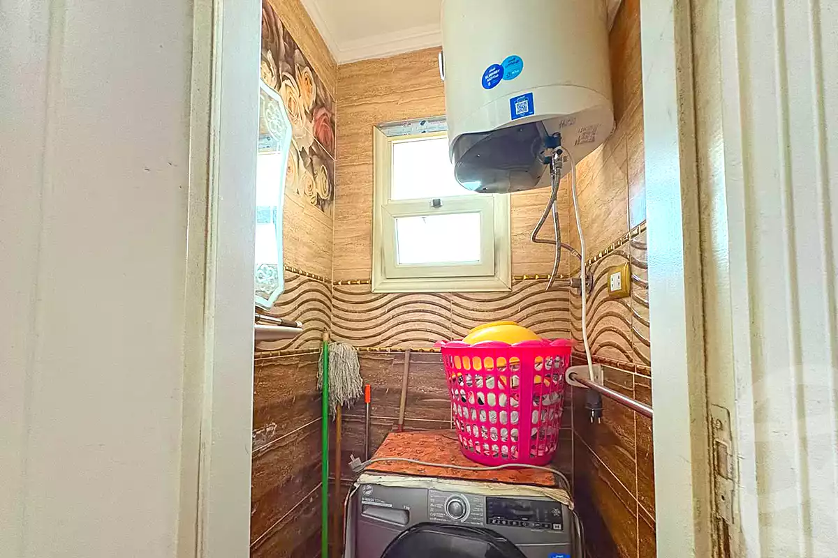 https://aqarmap.com.eg/ar/listing/7099012-for-sale-alexandria-moharram-bey-moharram-bek-st