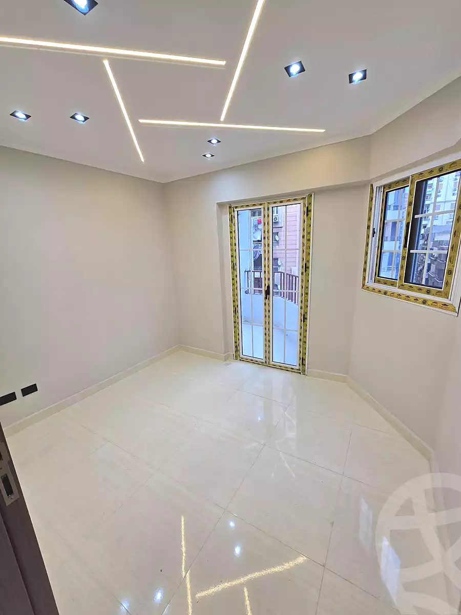 https://aqarmap.com.eg/ar/listing/7100048-for-sale-alexandria-el-mandara-shr-jml-bd-lnsr
