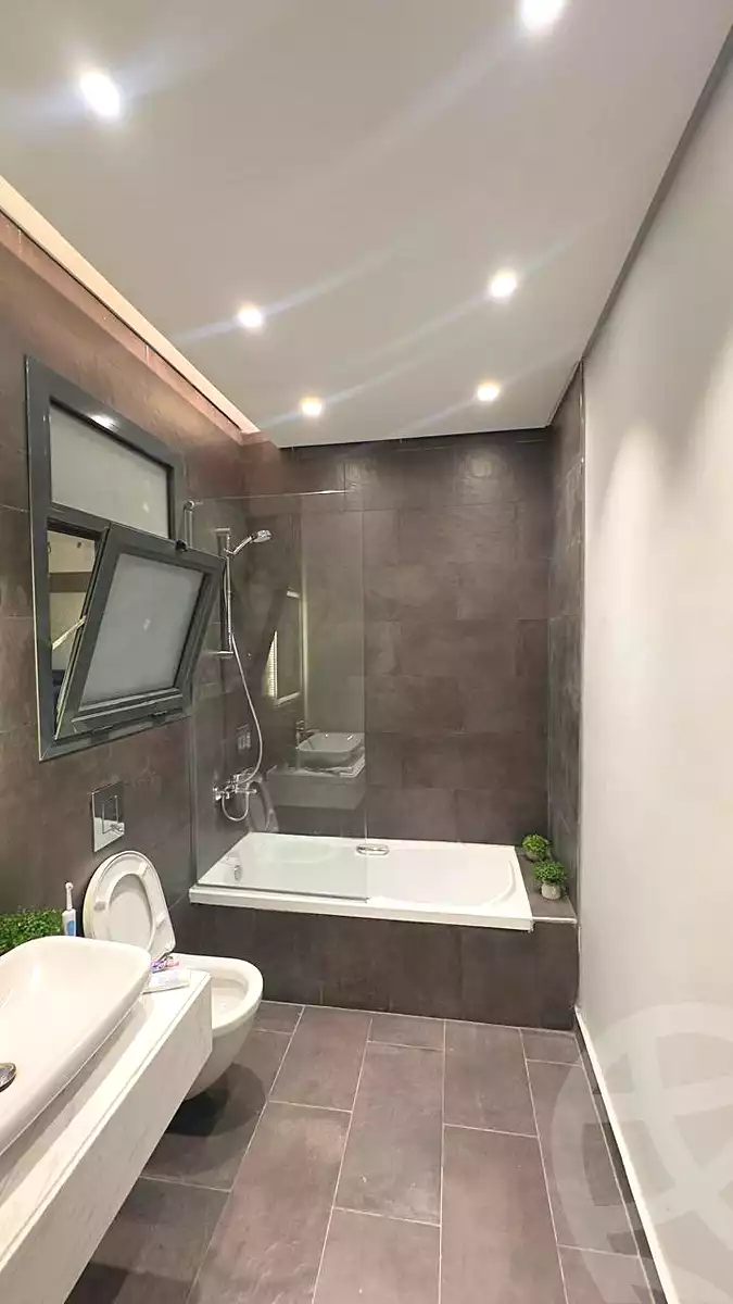 https://aqarmap.com.eg/en/listing/7100303-for-rent-cairo-new-cairo-compounds-lakeview-residence