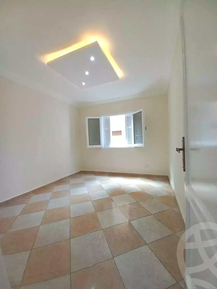 https://aqarmap.com.eg/ar/listing/7100566-for-sale-alexandria-el-asafra-shr-45