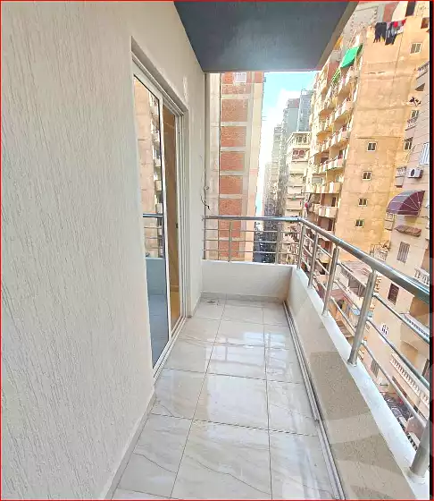 https://aqarmap.com.eg/ar/listing/7101359-for-sale-alexandria-sydy-bshr-sydy-bshr-bhry-shr-khld-bn-lwlyd